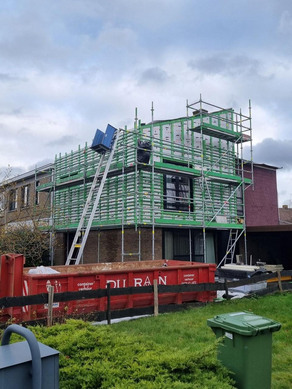 Woning in Wondelgem met stelling tijdens de renovatie