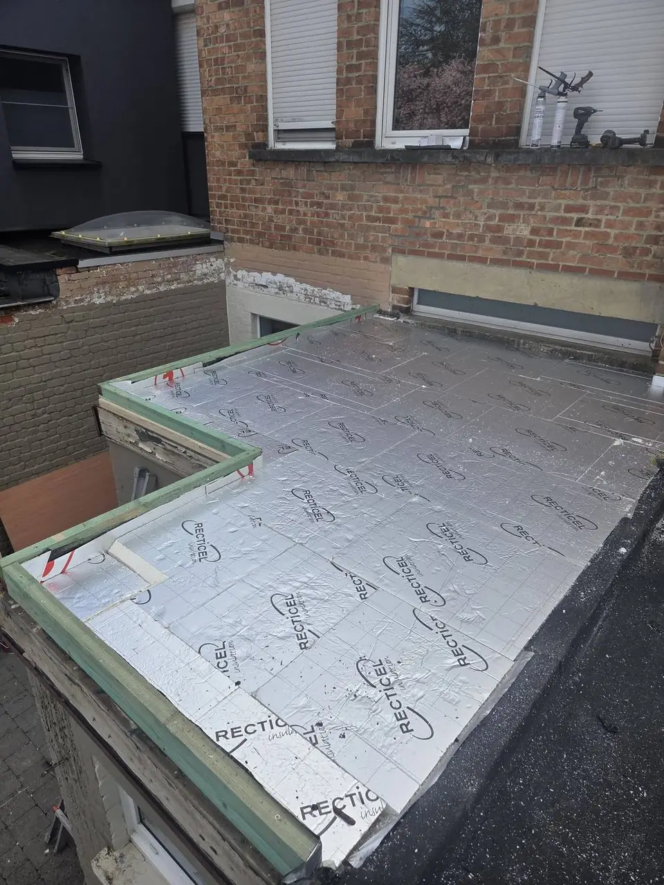 Isolatieplaten van Recticel volledig geplaatst