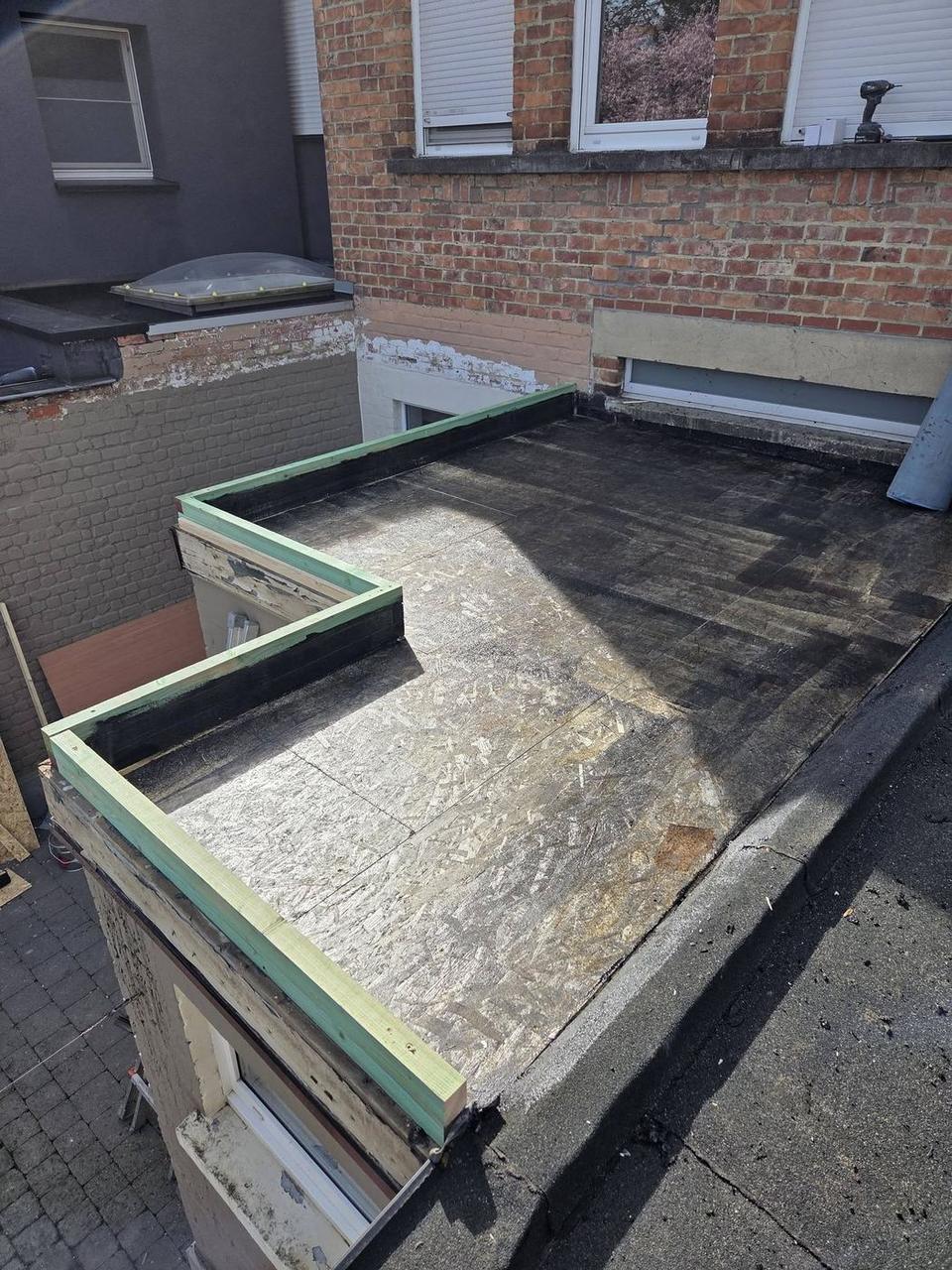 Eerste laag van de dakbedekking
