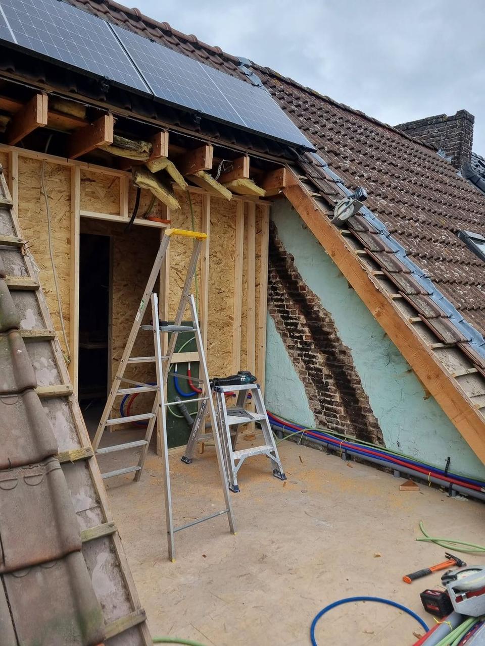 Opening in het dak voor de dakkapel